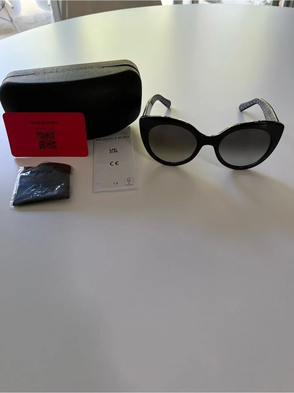 Salvatore Ferragamo bold cat